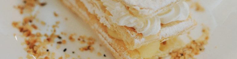 HOW TO MAKE BANANA PUDDING DESSERT AND WHIPPING CREAM TOPPING