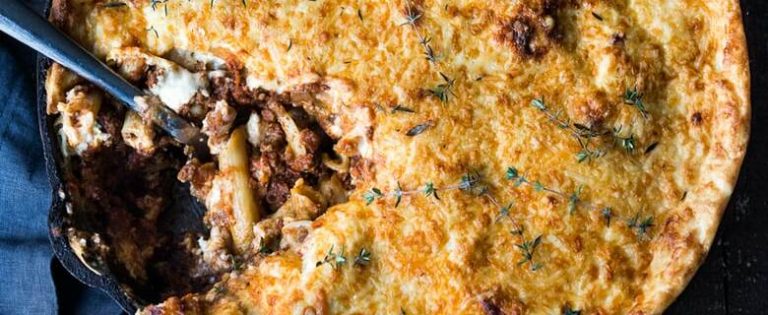 Pastitsio | baked greek pasta with lamb