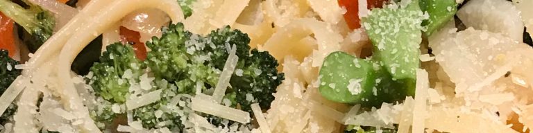 Broccoli and red pepper pasta