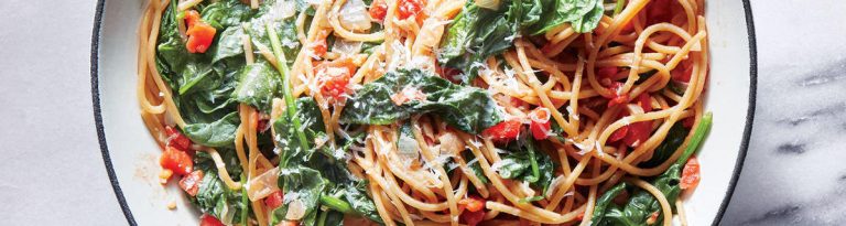 One-Pot Pasta With Spinach and Tomatoes