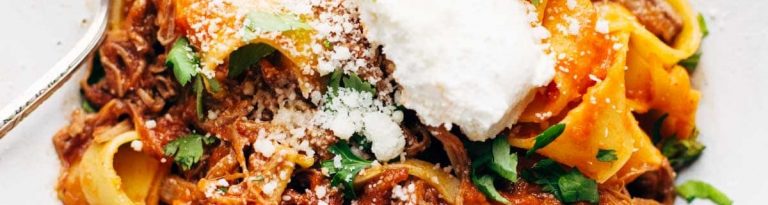 Slow cooker beef ragu with pappardelle