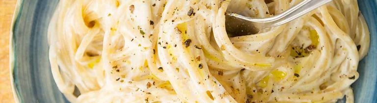10-MINUTE CREAM CHEESE PASTA