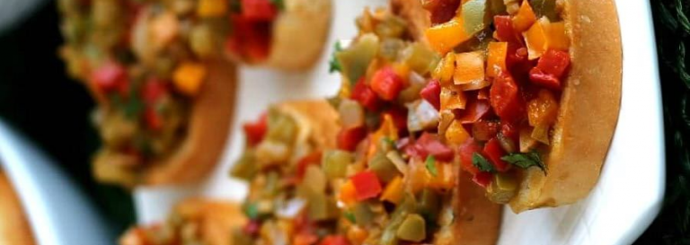 Easy Bruschetta Recipe for Bell Pepper Bruschetta Crostini