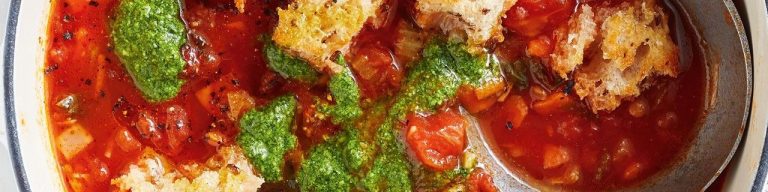 Tomato and lentil soup with cheesy croutons