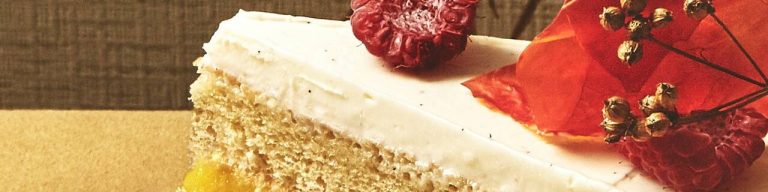 Vanilla Layer Cake with Mango Curd