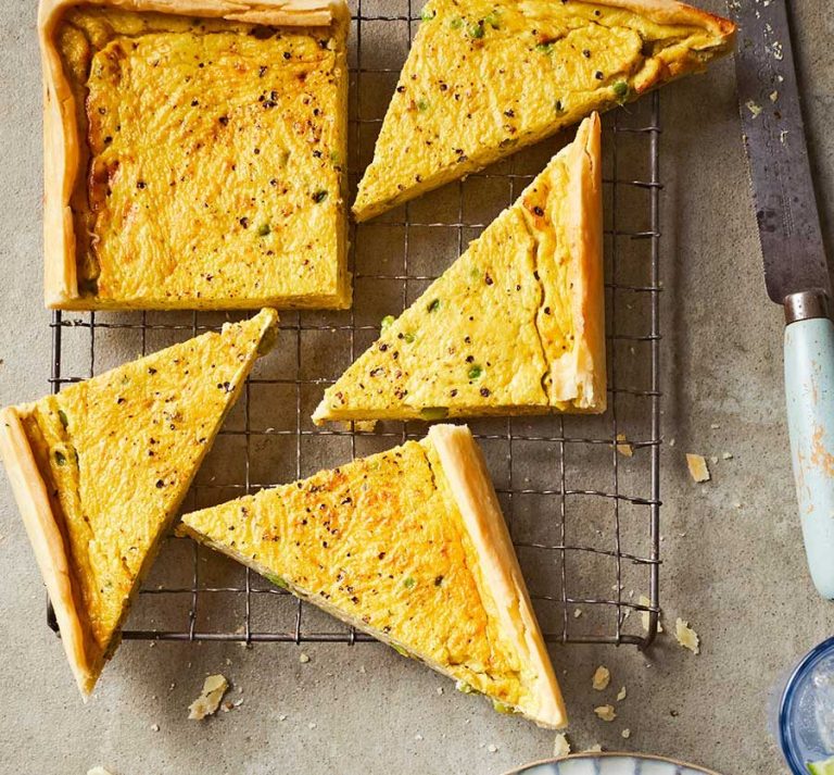 Easy pesto, cheese & pea tart