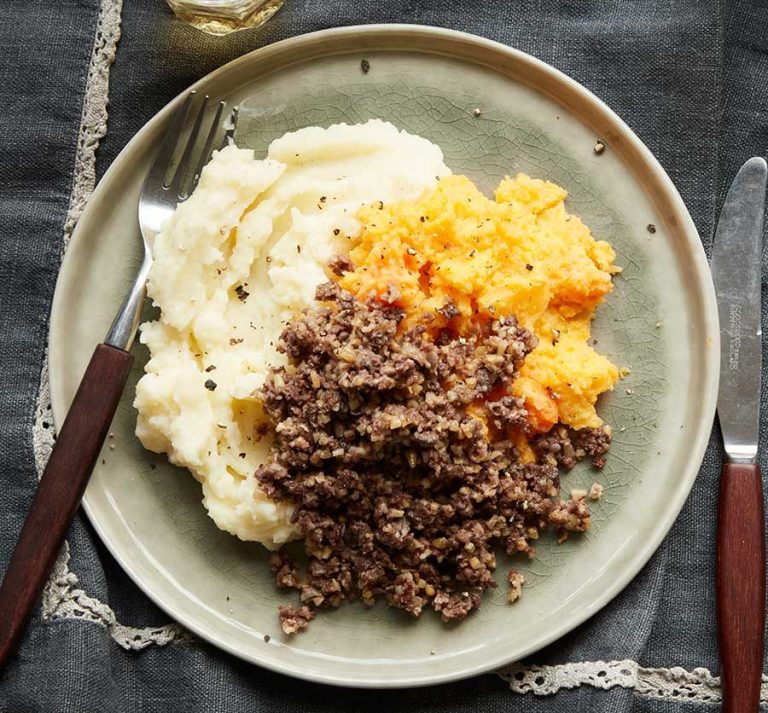 Haggis, neeps & tatties