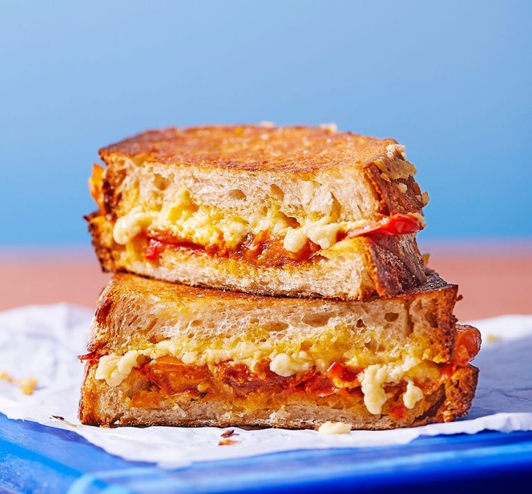 Summer tomato & cheese toastie